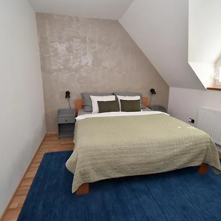 Black Hill Apartament Cista (Hradec Kralove)